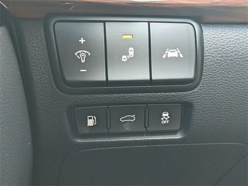 Certified 2019 Kia Cadenza Technology image 36