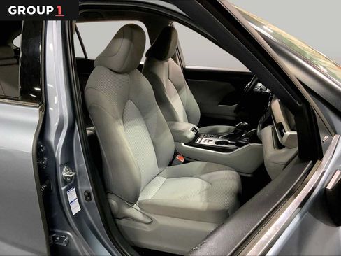 Certified 2021 Toyota Highlander LE AWD/4WD image 9
