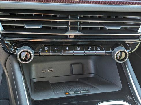 New 2026 Chevrolet Traverse Z71 image 25