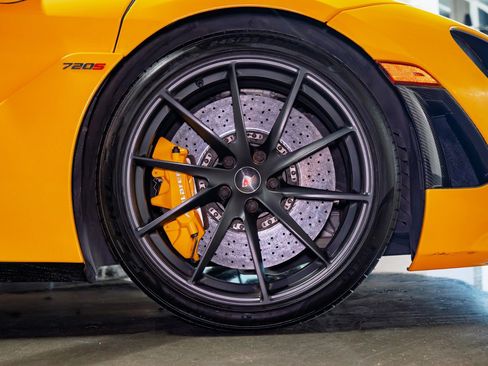Used 2018 McLaren 720S Performance image 23
