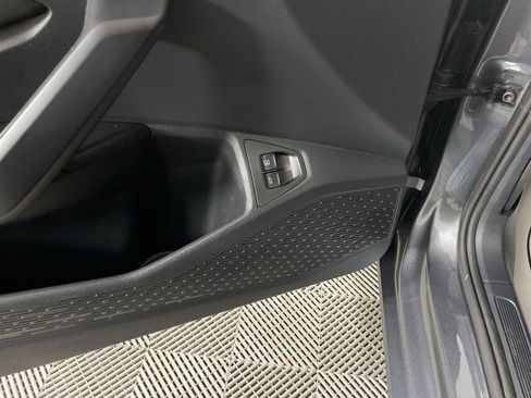 Used 2024 Volkswagen Jetta SE w/ Panoramic Sunroof Package FWD image 23
