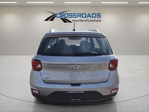 Used 2025 Hyundai Venue SEL image 4