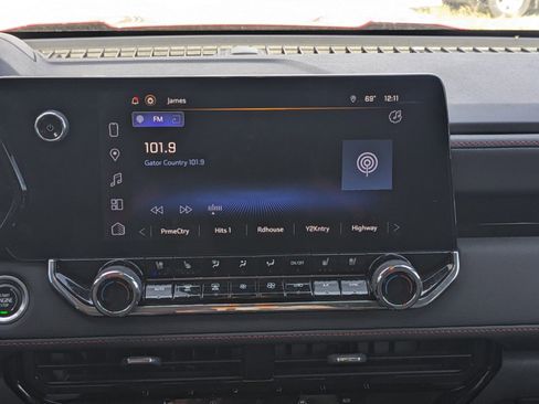 Used 2023 Chevrolet Colorado Z71 w/ Z71 Convenience Package 2 image 16