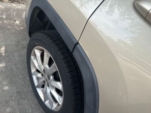 Used 2014 Jeep Cherokee Limited FWD image 3