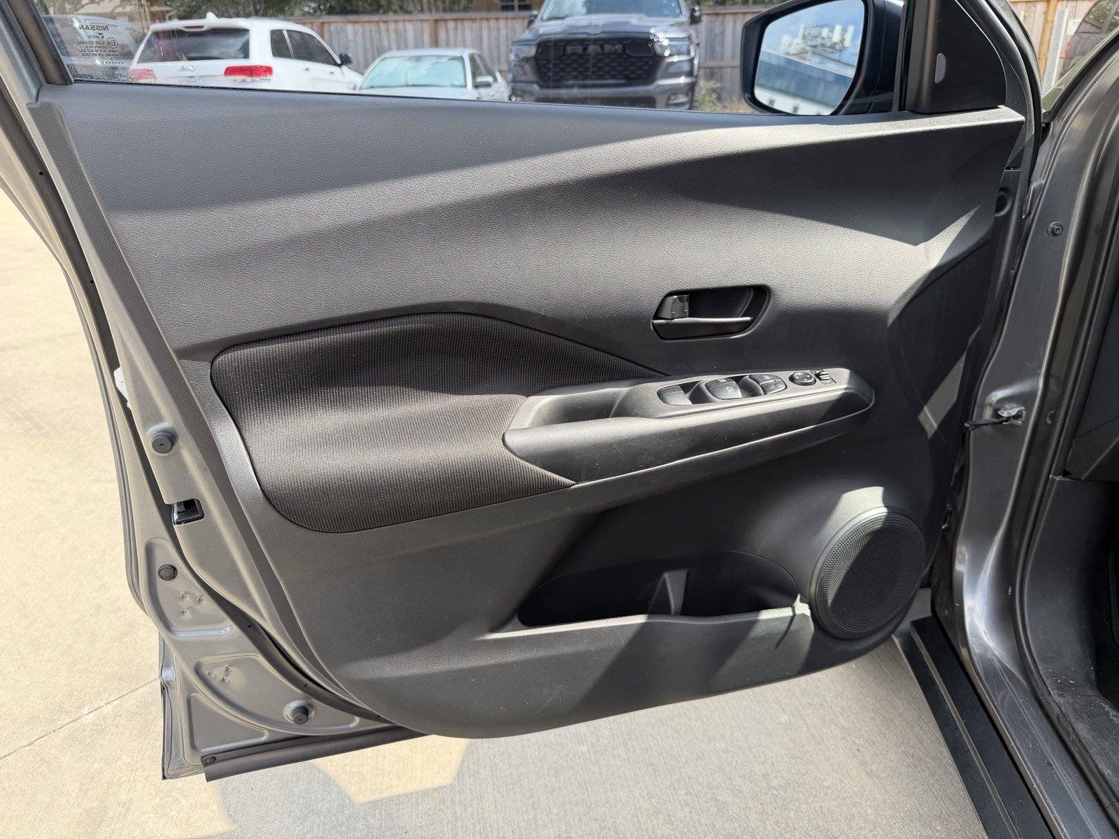 Used 2021 Nissan Kicks S FWD image 12