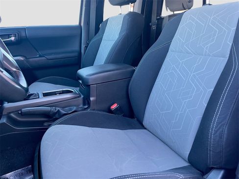 Used 2023 Toyota Tacoma TRD Off-Road image 21