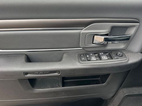 Used 2022 RAM 1500 Classic SLT image 11