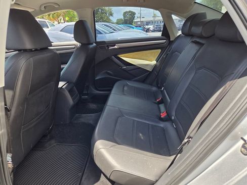 Used 2017 Volkswagen Passat 1.8T R-Line FWD image 14