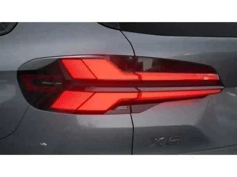 Used 2026 BMW X5 sDrive40i w/ Executive Package RWD image 8