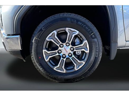 New 2026 GMC Sierra 1500 SLE image 13