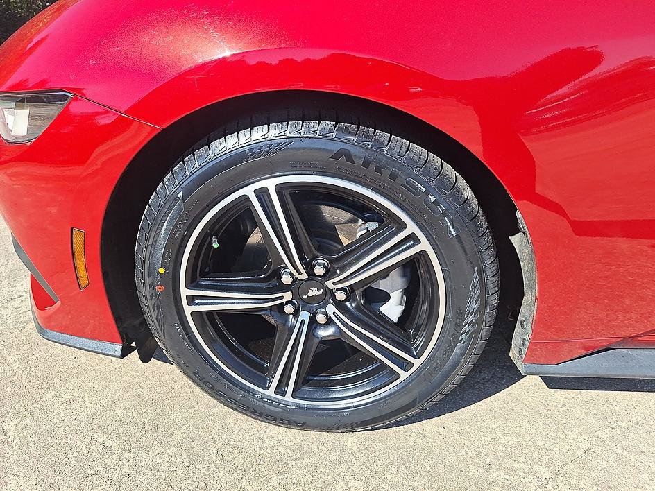 Used 2024 Ford Mustang Coupe RWD image 8