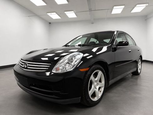 Used 2003 INFINITI G35 Sedan w/ Sport-Tuned Suspension Pkg RWD image 2