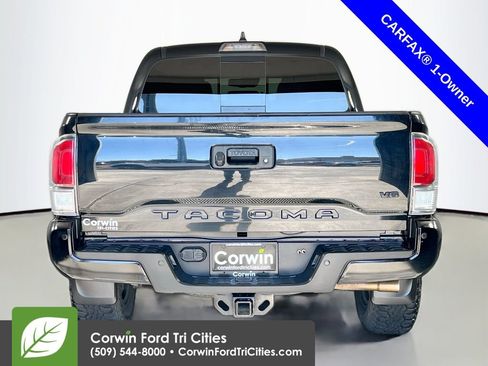Used 2022 Toyota Tacoma TRD Off-Road w/ Technology Package AWD/4WD image 13