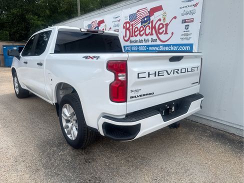 Used 2022 Chevrolet Silverado 1500 Custom w/ Safety Confidence Package AWD/4WD image 7