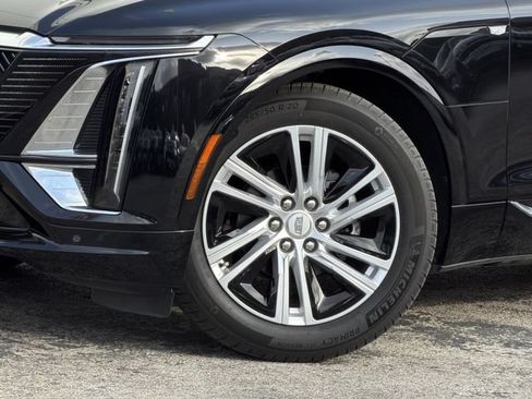 Certified 2024 Cadillac Lyriq Tech RWD image 9