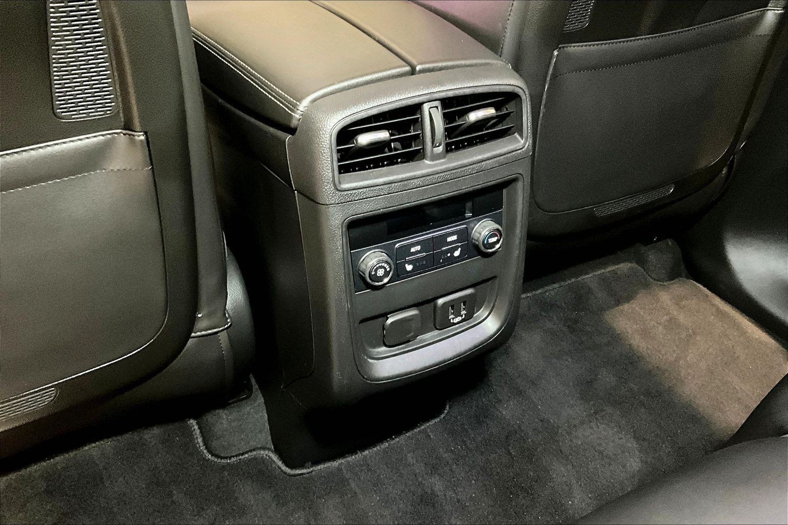 Used 2020 Buick Envision Premium w/ Driver Confidence Package AWD/4WD image 11