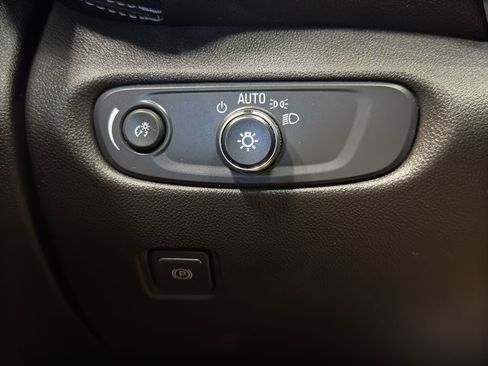 Used 2025 Chevrolet Blazer LT image 33