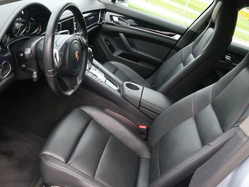 Used 2015 Porsche Panamera S image 15