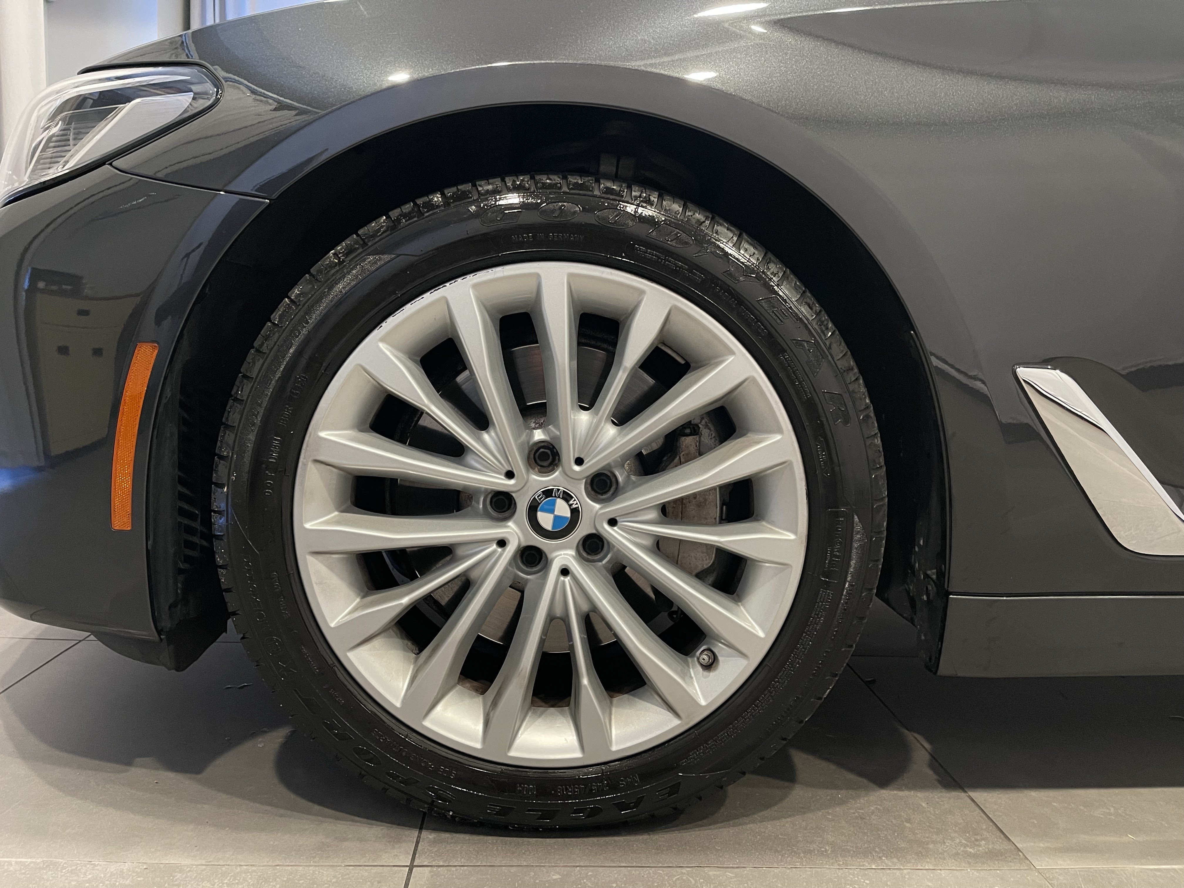 Used 2021 BMW 530i xDrive w/ Convenience Package AWD/4WD image 7