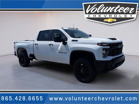Used 2025 Chevrolet Silverado 2500 Custom w/ Custom Value Package AWD/4WD image 1