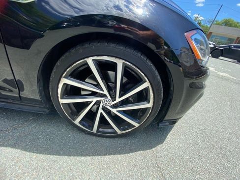 Used 2018 Volkswagen Golf R 4-Door AWD/4WD image 29