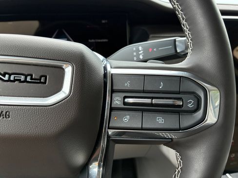 Used 2024 GMC Acadia Denali FWD image 27