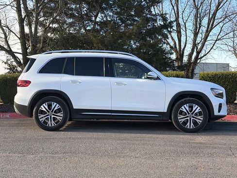 Used 2025 Mercedes-Benz GLB 250 4MATIC w/ Exclusive Package image 2