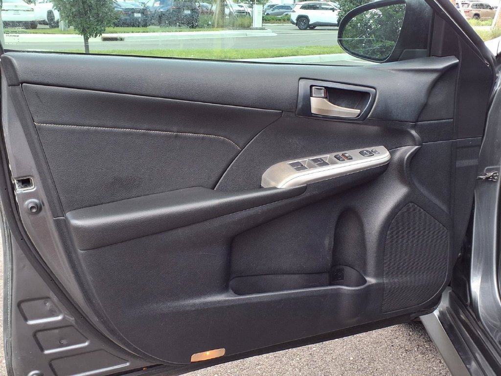 Used 2013 Toyota Camry SE w/ Leather Pkg FWD image 27