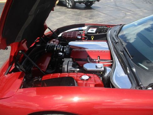Used 1997 Chevrolet Corvette Coupe w/ Memory Pkg RWD image 12