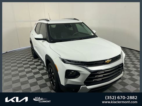 Used 2023 Chevrolet TrailBlazer LT FWD image 1