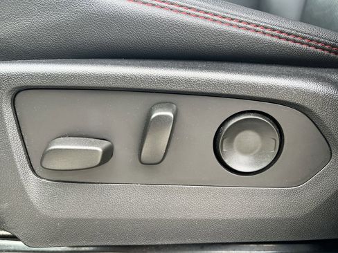 Used 2023 Chevrolet Colorado Z71 w/ Z71 Convenience Package 2 image 23