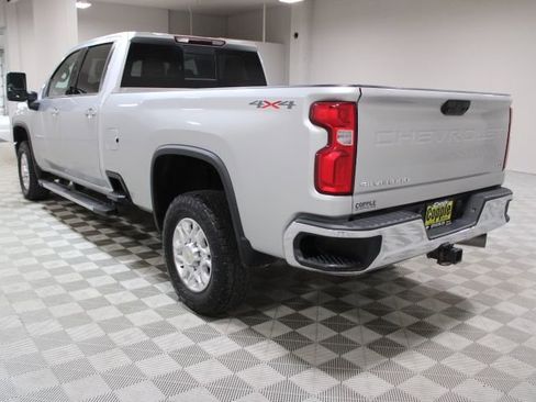 Used 2021 Chevrolet Silverado 2500 LTZ w/ LTZ Convenience Package image 9