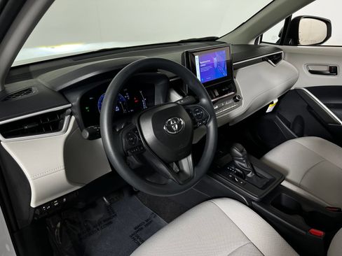 Used 2026 Toyota Corolla Cross L FWD image 12