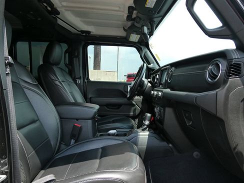 Used 2020 Jeep Wrangler Unlimited Sahara AWD/4WD image 13