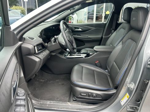 Used 2024 Buick Envista Sport Touring w/ Convenience I Package FWD image 11