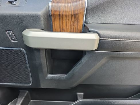 Used 2018 Ford F150 Lariat w/ Equipment Group 502A Luxury image 22