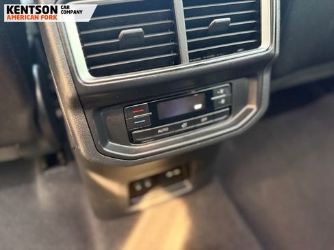 Used 2025 Volkswagen Atlas SE image 34