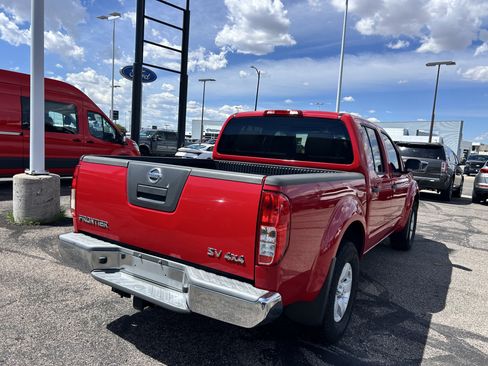 Used 2011 Nissan Frontier SV AWD/4WD image 5