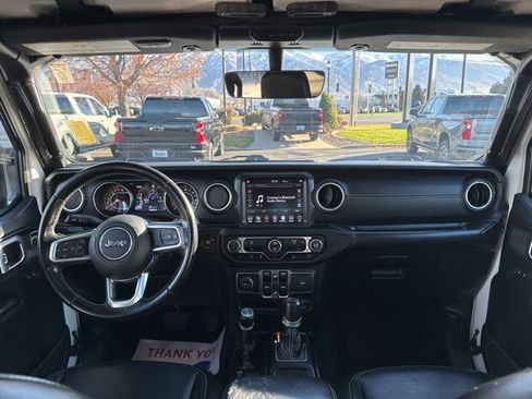 Used 2019 Jeep Wrangler Unlimited Sahara image 12