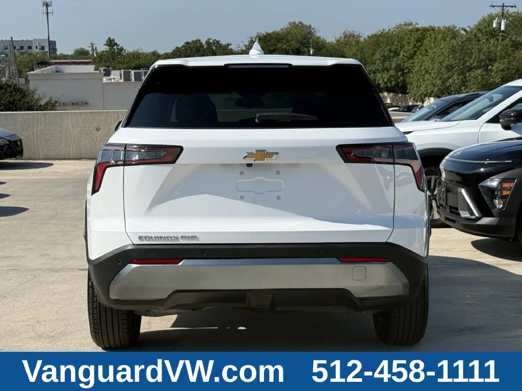 Used 2026 Chevrolet Equinox LT AWD/4WD image 10