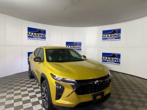 Used 2024 Chevrolet Trax RS w/ Driver Confidence Package FWD image 4