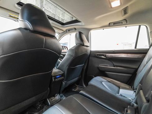 Used 2020 Toyota Highlander Limited AWD/4WD image 14