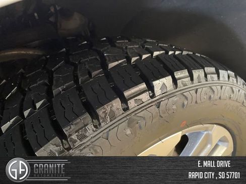 Used 2021 Chevrolet Suburban LT image 15