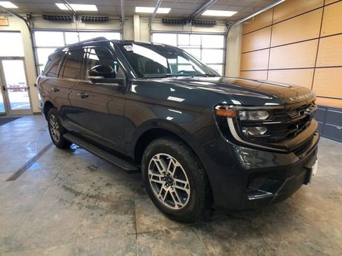 New 2026 Ford Expedition Active image 1