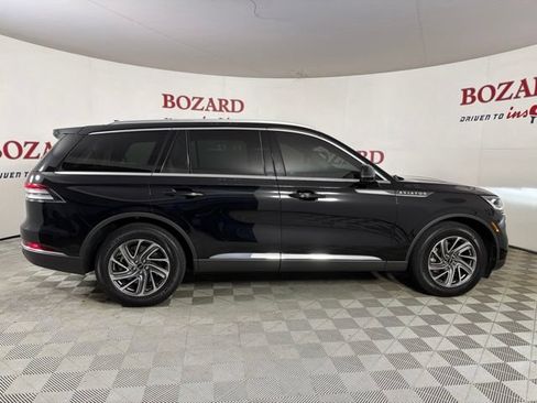 Used 2023 Lincoln Aviator 2WD w/ Class IV Trailer Tow Package image 9