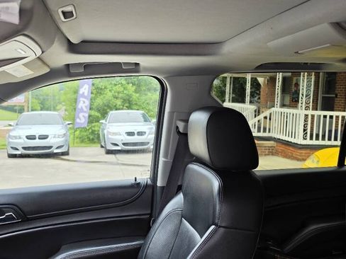 Used 2015 Chevrolet Suburban LTZ AWD/4WD image 17
