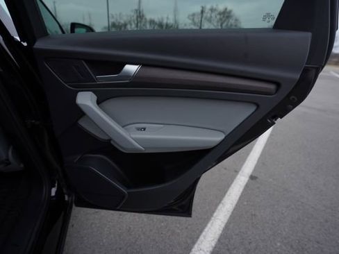 Used 2022 Audi Q5 2.0T Premium w/ Convenience Package image 23