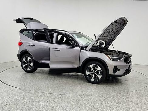 New 2026 Volvo XC40 B5 Plus w/ Climate Package AWD/4WD image 10