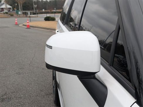 Used 2025 Hyundai Santa Fe Limited image 11