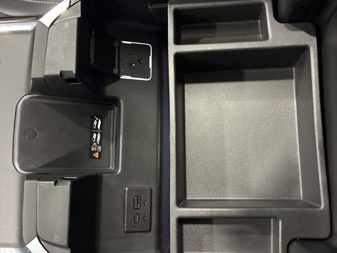 Used 2025 Chevrolet Silverado 2500 High Country w/ High Country Premium Package AWD/4WD image 44